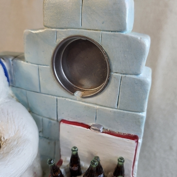 Coca-cola Polar Bear Swimming in Pool with Clock - Picture 14 of 14